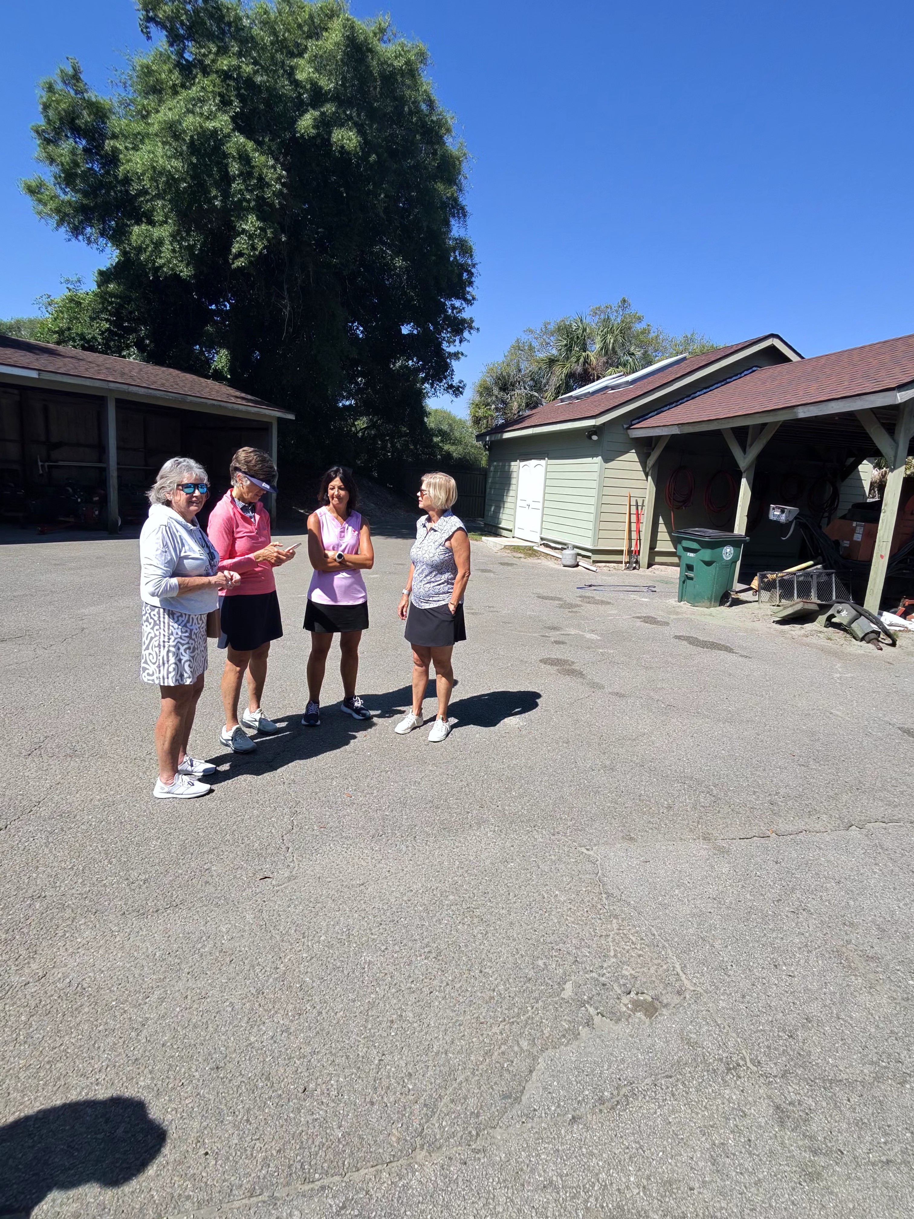 Wild Dunes ladies members before a round